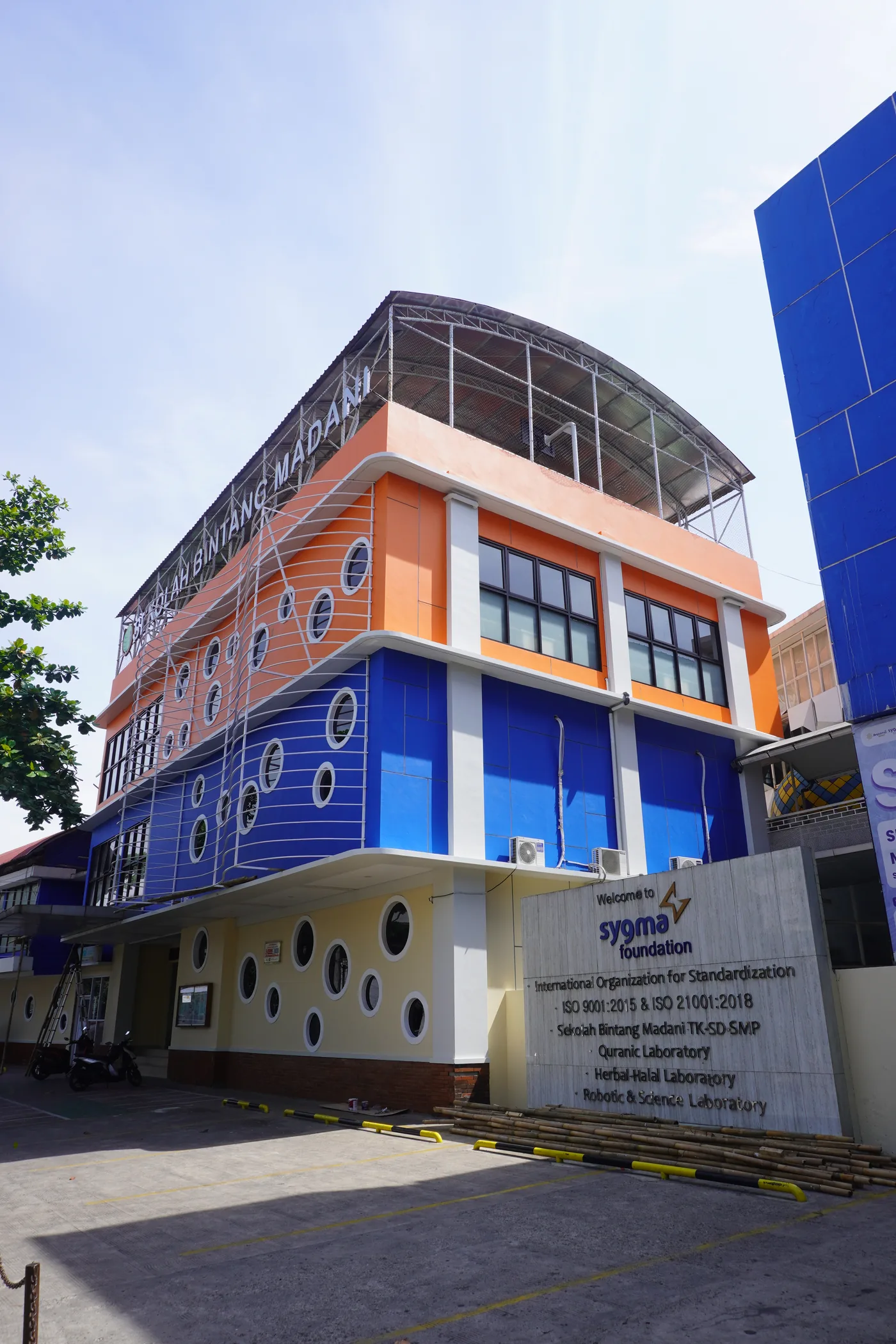 Gedung Sekolah Bintang Madani