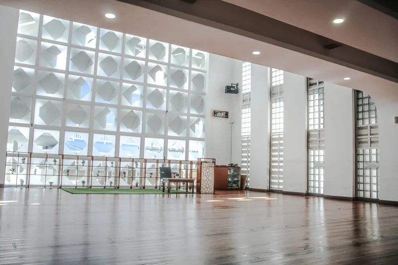 Masjid Asy-Syamil, Sekolah Bintang Madani