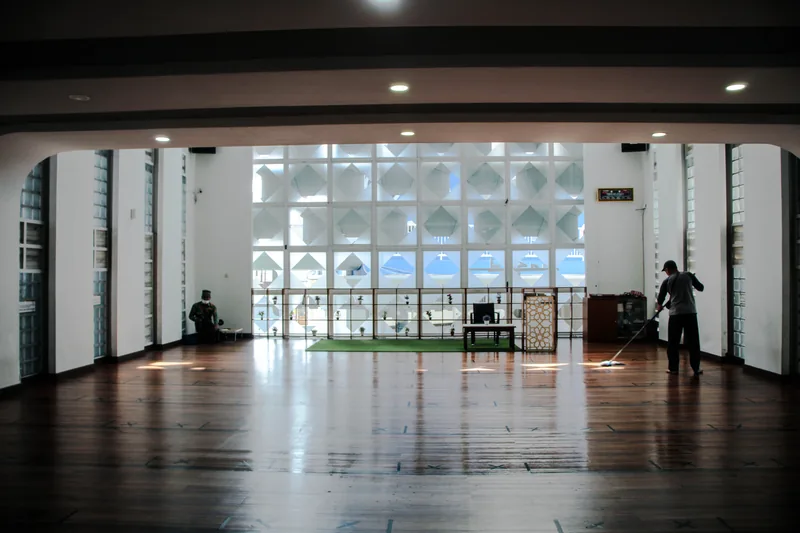 Masjid Asy-Syamil, Sekolah Bintang Madani