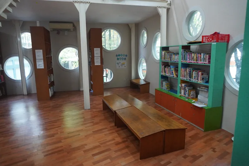 Perpustakaan, Sekolah Bintang Madani