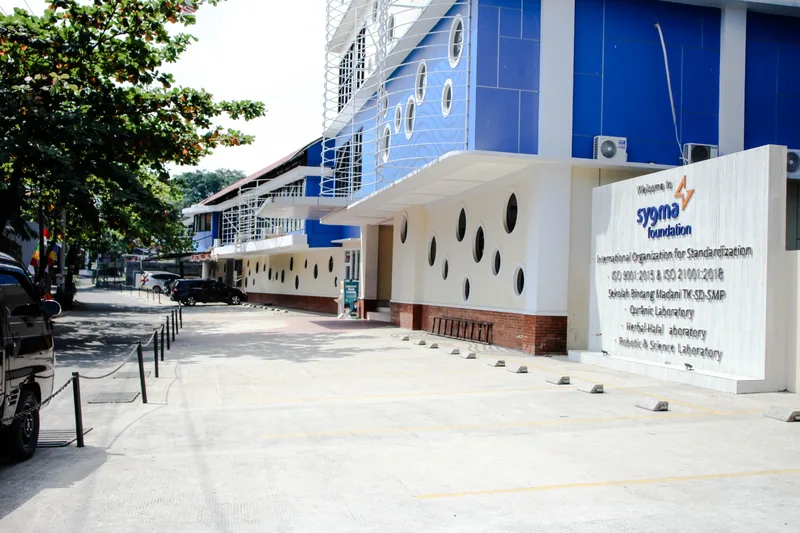 Halaqah Qur'an, Sekolah Bintang Madani