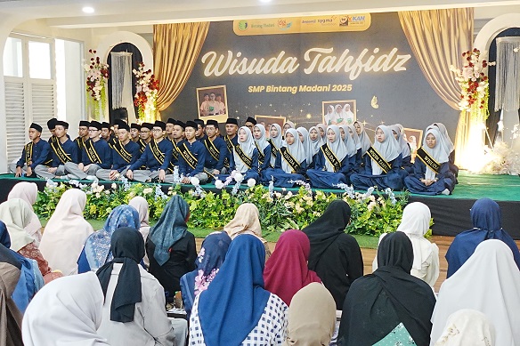 Wisuda Tahfidz 2025