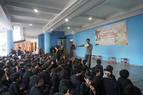 Foto berita: Festival Sunda – Mieling Poé Basa Indung Sadunia