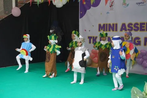 Murid TK tampil berkostum dalam pentas Mini Assembly