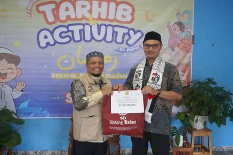 Foto berita: SD Bintang Madani telah menyerahkan donasi melalui Komite Nasional Rakyat Palestina (KNRP) Jawa Barat
